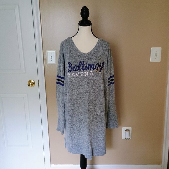 NFL-NEW ENGLAND PATRIOTS-WOMENS GRAY-LONG SLEEVE-V-NECK-LOUNGE SHIRT-VERY SOFT - Picture 1 of 3